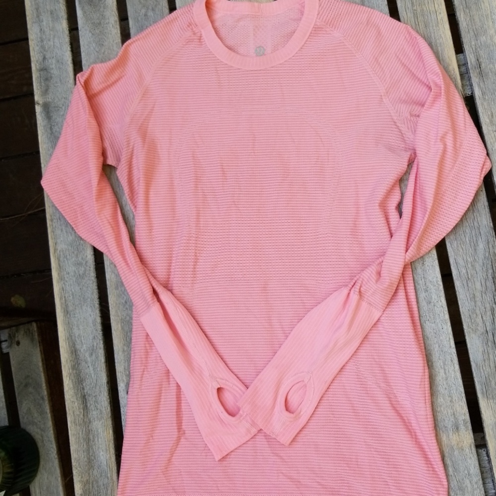 Lululemon size 8 long sleeve